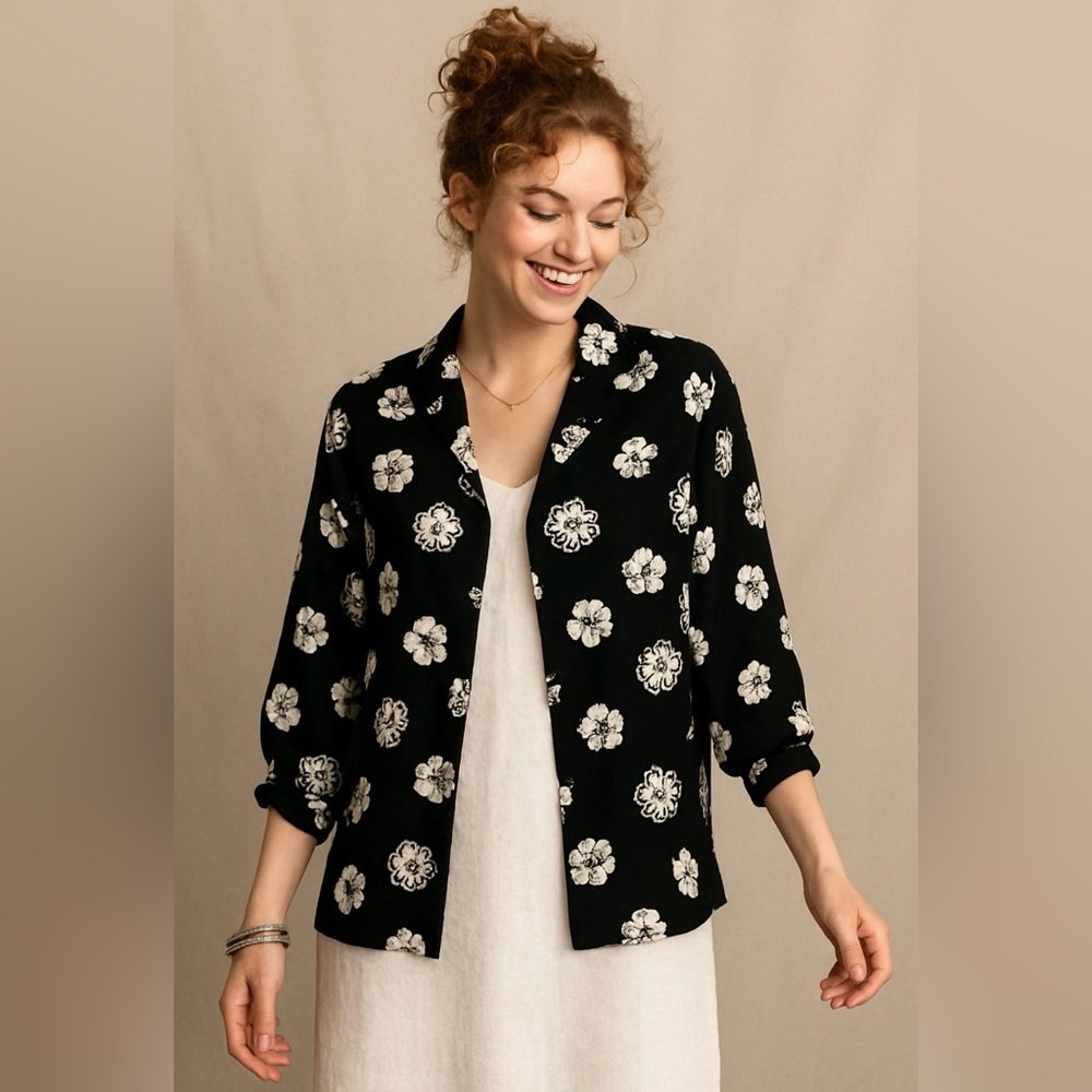 90’s Vintage David Hayes Black & White Floral Blouse Size 16
